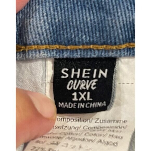 Shein Curve 1XL Women’s Light Blue Distressed Boyfriend Jeans Relaxed Fit Denim - Picture 3 of 8